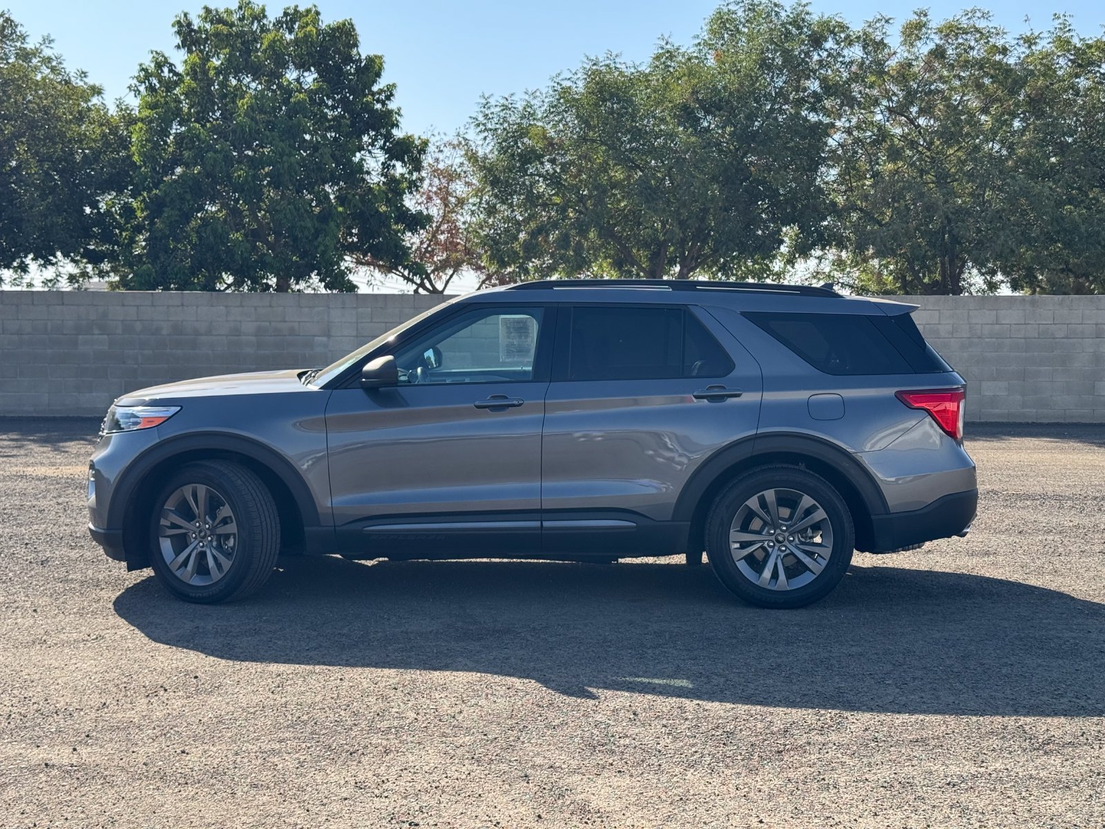 Certified 2021 Ford Explorer XLT w/ Equipment Group 202A RWD image 8
