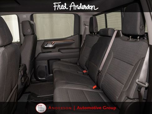 Used 2025 Chevrolet Silverado 1500 LT Trail Boss w/ Convenience Package II AWD/4WD image 9