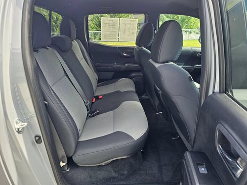 Used 2021 Toyota Tacoma TRD Off-Road AWD/4WD image 12