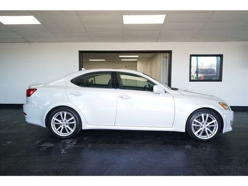 Used 2007 Lexus IS 250 RWD image 8