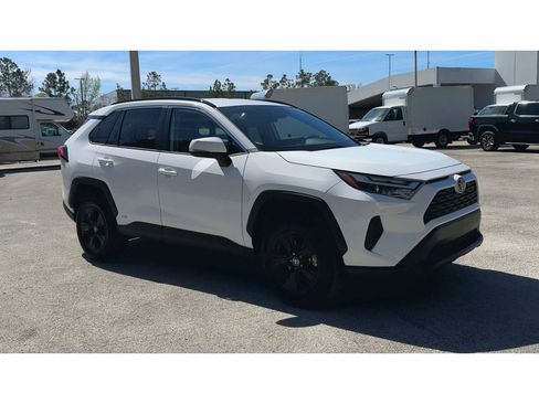 Used 2025 Toyota RAV4 XLE image 2