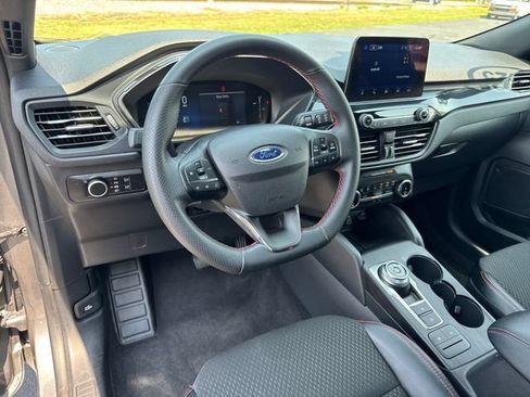 Used 2025 Ford Escape ST-Line FWD image 14