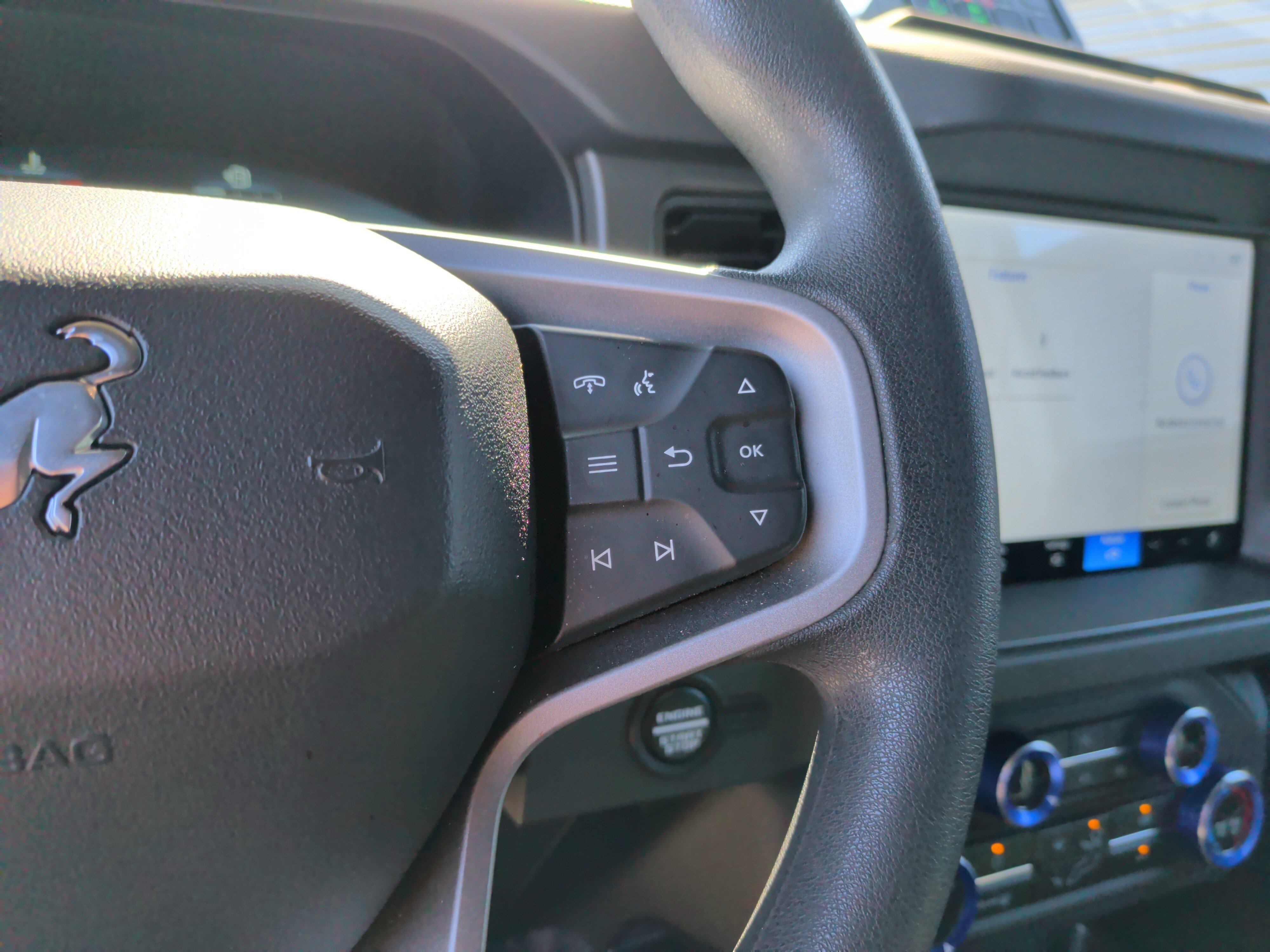 Used 2025 Ford Bronco 4-Door AWD/4WD image 19