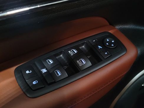 Used 2017 Jeep Grand Cherokee Summit image 27