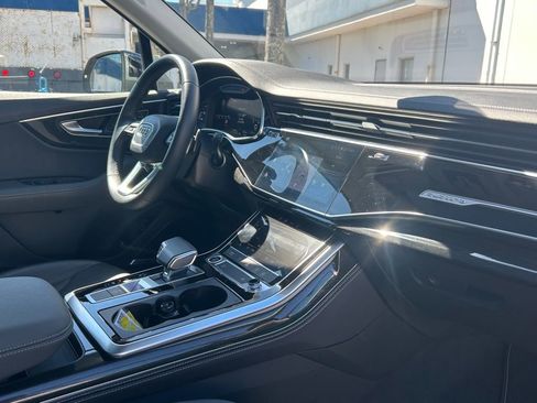 Used 2025 Audi Q7 3.0T Premium Plus image 27