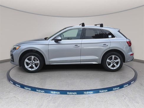 Used 2023 Audi Q5 2.0T Premium w/ Convenience Package image 9