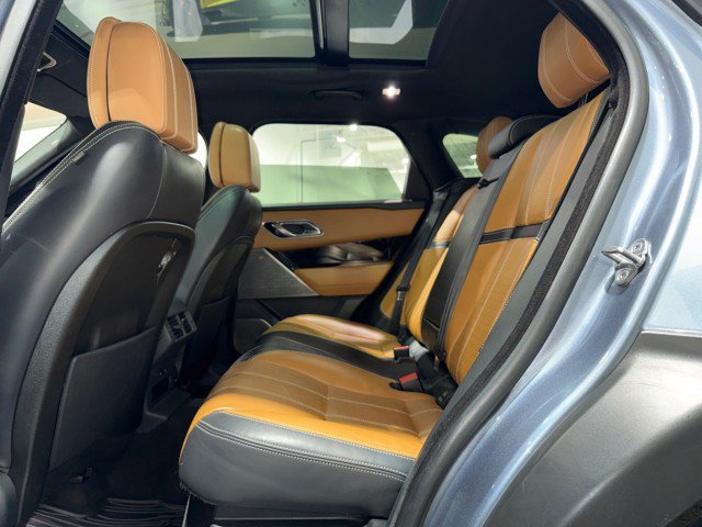 Used 2019 Land Rover Range Rover Velar R-Dynamic SE AWD/4WD image 6