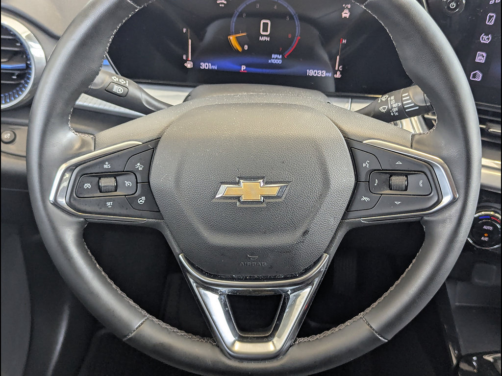 Used 2024 Chevrolet Trax LT w/ Driver Confidence Package FWD image 26