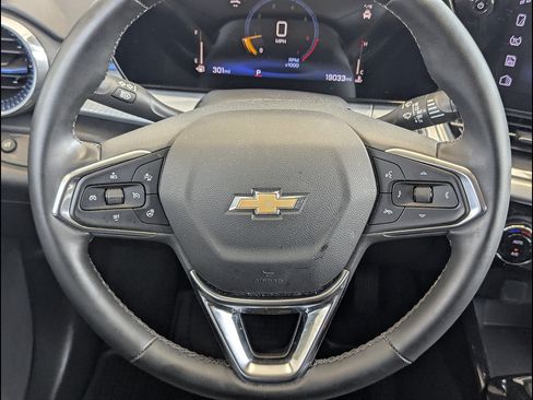 Used 2024 Chevrolet Trax LT w/ Driver Confidence Package FWD image 26