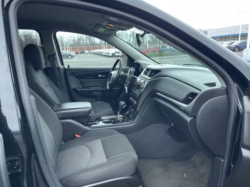 Used 2015 Chevrolet Traverse LT w/ Style and Technology Package image 26