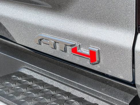 Used 2023 GMC Canyon AT4 w/ AT4 Premium Package image 9