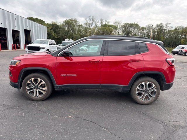 Used 2023 Jeep Compass Limited w/ Sun and Sound Group AWD/4WD image 5