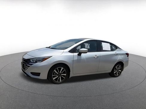 Used 2025 Nissan Versa SV w/ Trunk Package FWD image 8