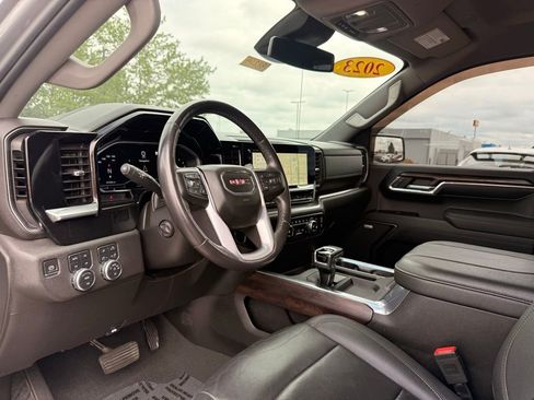 Used 2023 GMC Sierra 1500 SLT w/ SLT Premium Package AWD/4WD image 9