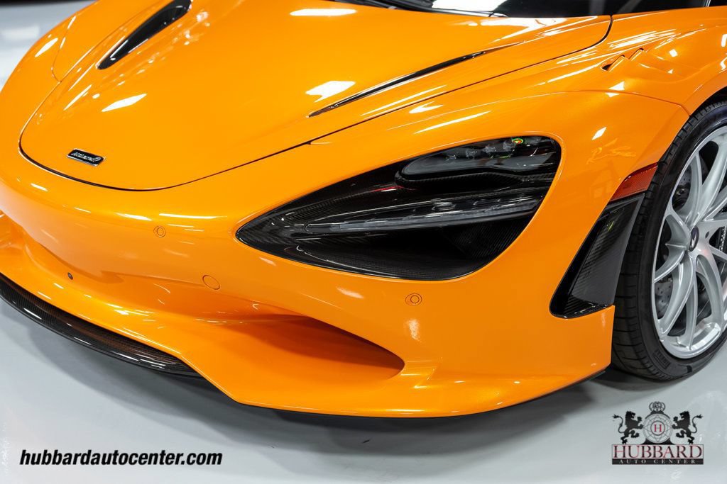 Used 2024 McLaren 750S Spider RWD image 12