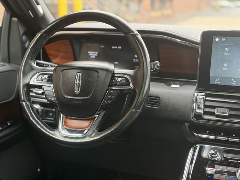 Used 2019 Lincoln Navigator Reserve w/ Cargo Package AWD/4WD image 26