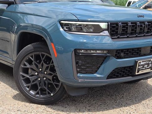 New 2026 Jeep Grand Cherokee L Summit w/ Obsidian Package AWD/4WD image 3