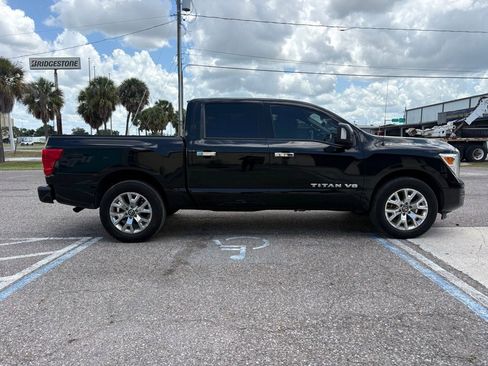 Used 2020 Nissan Titan SV w/ SV Convenience Package AWD/4WD image 2