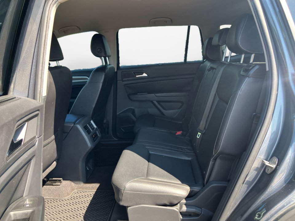 Used 2021 Volkswagen Atlas SE FWD image 16