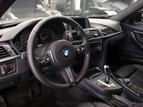 Used 2018 BMW 320i xDrive Sedan AWD/4WD image 11