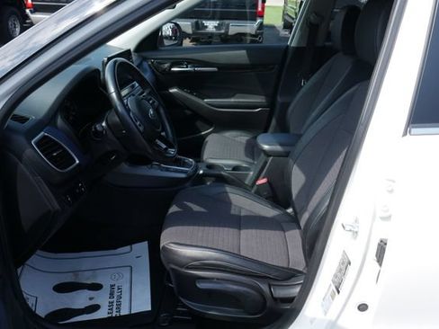 Used 2021 Kia Seltos S AWD/4WD image 2