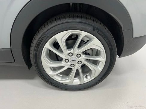 New 2027 Chevrolet Bolt LT w/ Comfort Package FWD image 5
