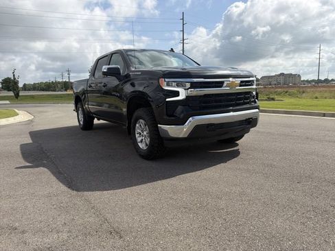 Used 2025 Chevrolet Silverado 1500 LT AWD/4WD image 7