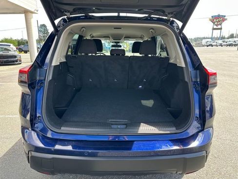 Used 2025 Nissan Rogue SV AWD/4WD image 25