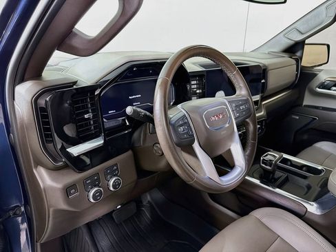 Used 2022 GMC Sierra 1500 SLT w/ SLT Premium Package AWD/4WD image 10
