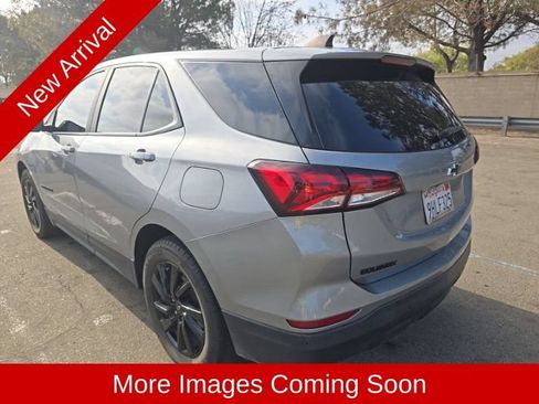 Used 2023 Chevrolet Equinox LS w/ LS Convenience Package FWD image 3