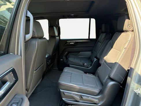 New 2026 Chevrolet Suburban RST w/ Advanced Technology Package AWD/4WD image 13