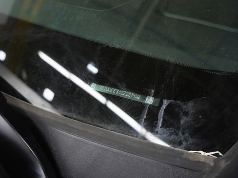 Used 2025 GMC Sierra 1500 AT4 w/ AT4 Premium Package image 33