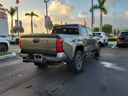 Used 2024 Toyota Tacoma TRD Sport image 11