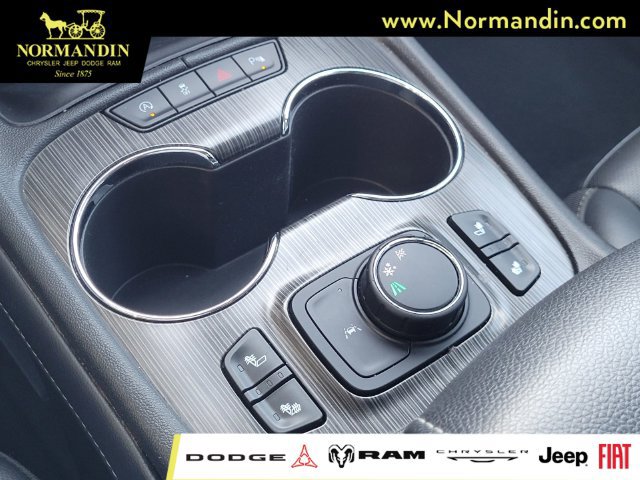 Used 2023 GMC Acadia SLT FWD image 13