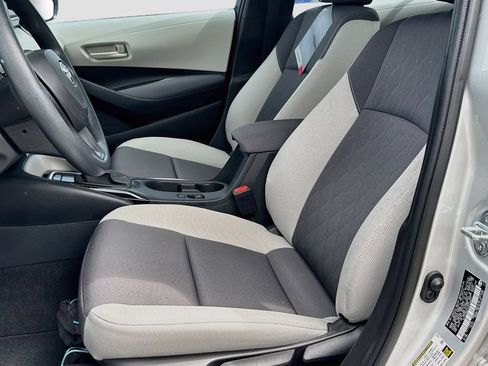 Used 2023 Toyota Corolla LE FWD image 18