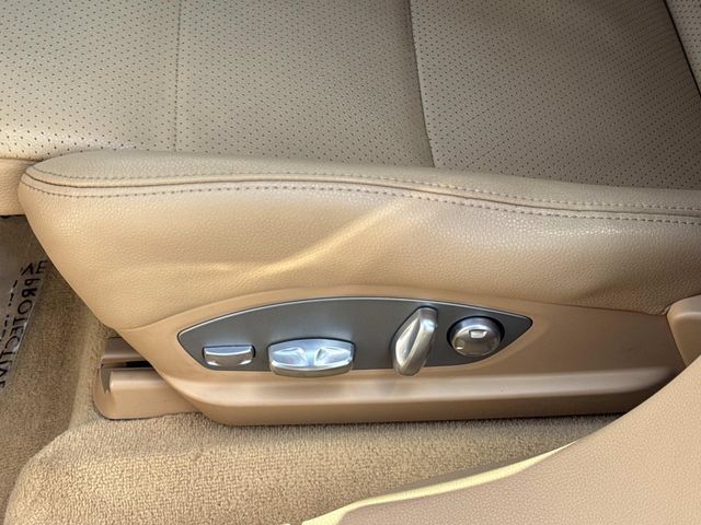 Used 2014 Porsche Panamera S RWD image 19