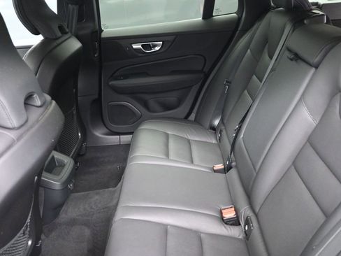 Used 2025 Volvo V60 B5 Cross Country Plus AWD/4WD image 17