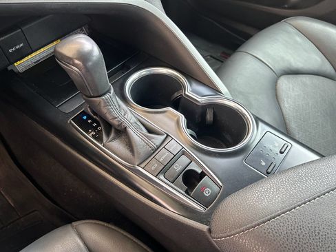Used 2020 Toyota Camry XSE FWD image 21