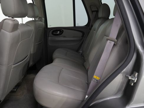 Used 2005 Buick Rainier CXL image 13