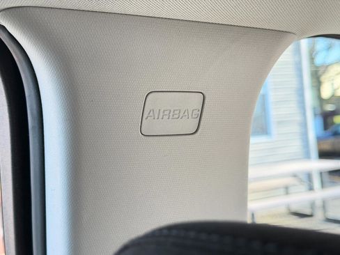 Used 2019 Chevrolet Equinox LS image 28