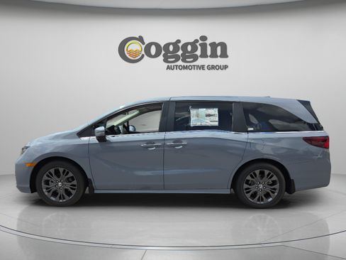 New 2026 Honda Odyssey Touring image 2