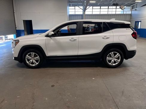 Used 2024 GMC Terrain SLE FWD image 6