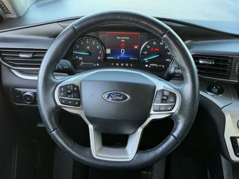 Used 2021 Ford Explorer XLT w/ Equipment Group 202A image 10