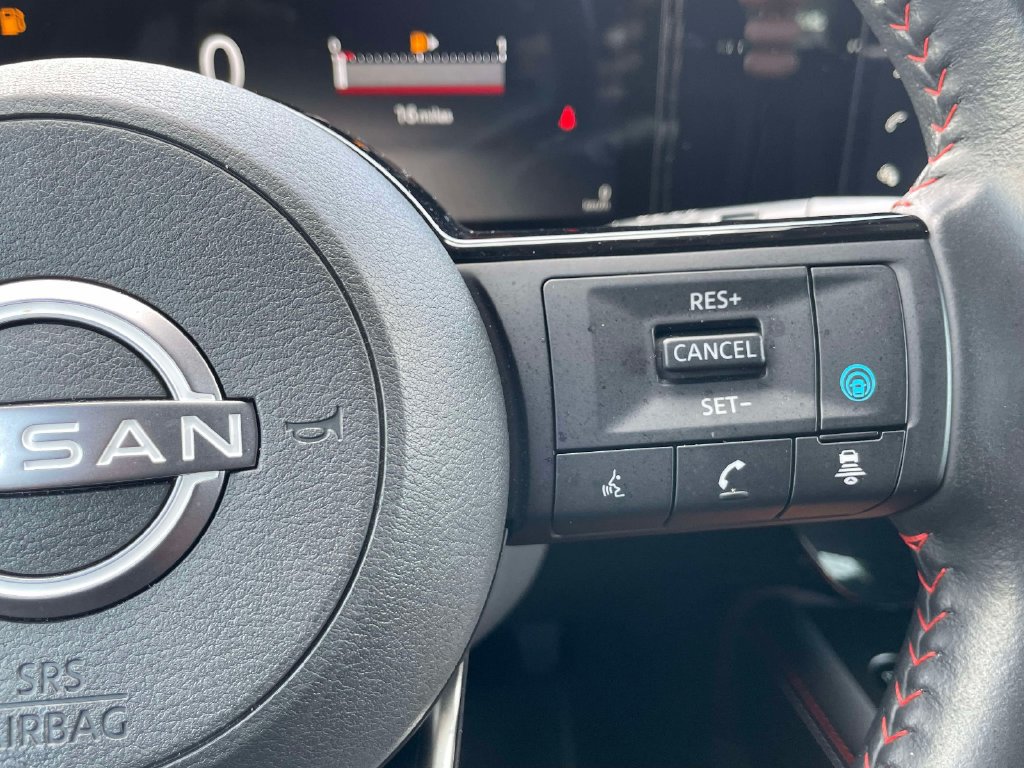 Used 2025 Nissan Kicks SR AWD/4WD image 23