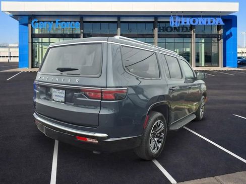 Used 2024 Jeep Wagoneer 4WD w/ Premium Group I image 2