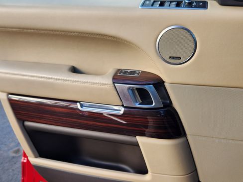 Used 2016 Land Rover Range Rover Supercharged image 12