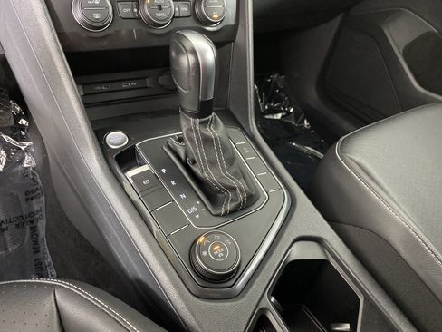 Used 2021 Volkswagen Tiguan SEL image 29