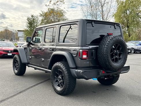 Used 2024 Jeep Wrangler Unlimited image 2