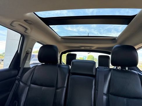 Used 2017 Nissan Pathfinder Platinum w/ Family Entertainment Package AWD/4WD image 41
