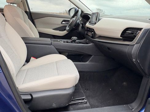 Used 2022 Nissan Rogue SV image 32